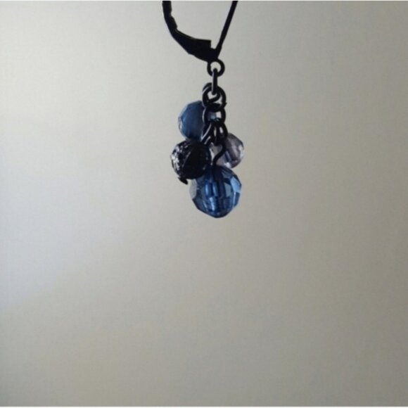 Earrings, Bracelets, Necklace, Headbands, Mood Ring, Estee Lauder Makeup Bag - Picture 4 of 16